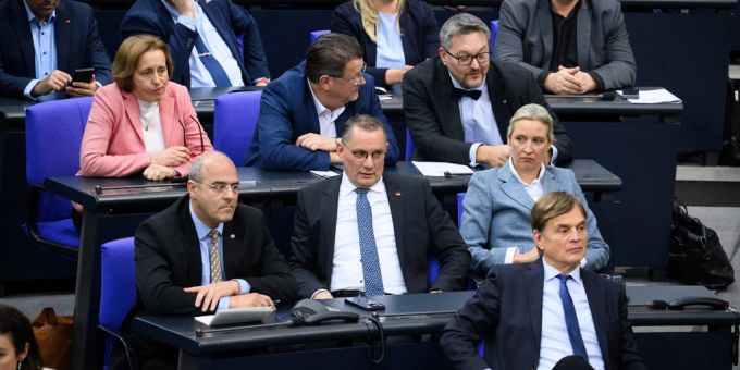 Die AfD möchte die sofortige Einberufung des neu gewählten Parlaments erreichen. (Archivbild) Die AfD