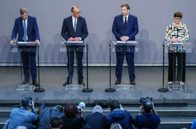 Die Parteien haben unterschiedliche Verfahren angekündigt, um den Koalitionsvertrag abzusegnen. koalitionsvertrag