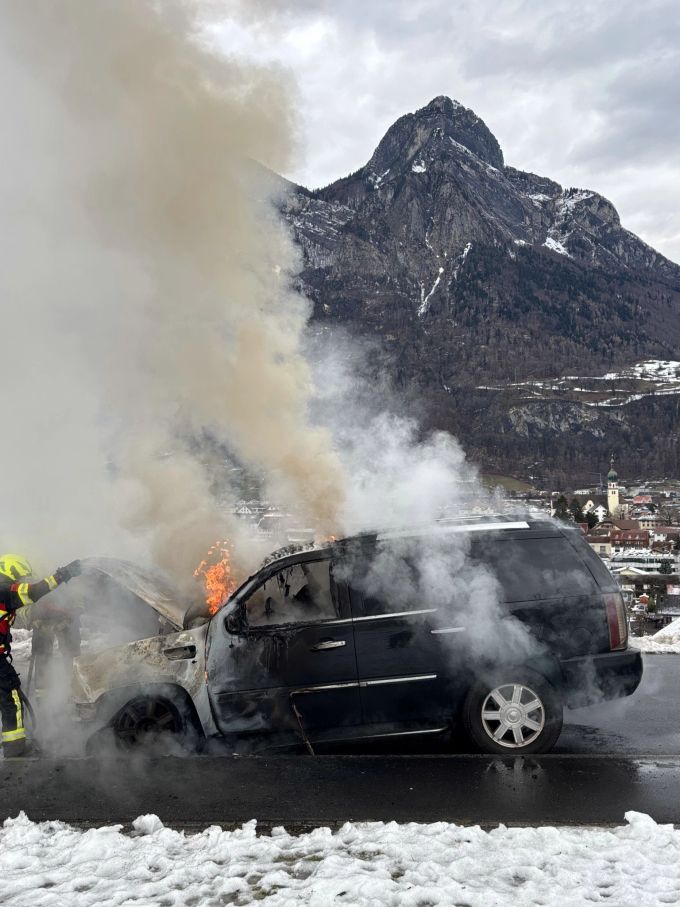 Am Auto entstand ein Totalschaden. Totalschaden