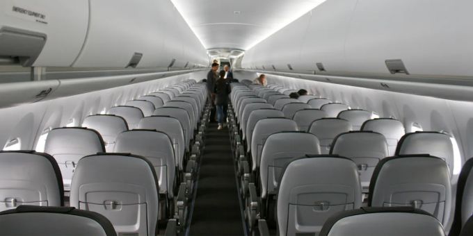 Im Flugzeug zurückgelassen: Beit weitem nicht alle vergessenen Gegenstände werden je wieder abgeholt. Flugzeug