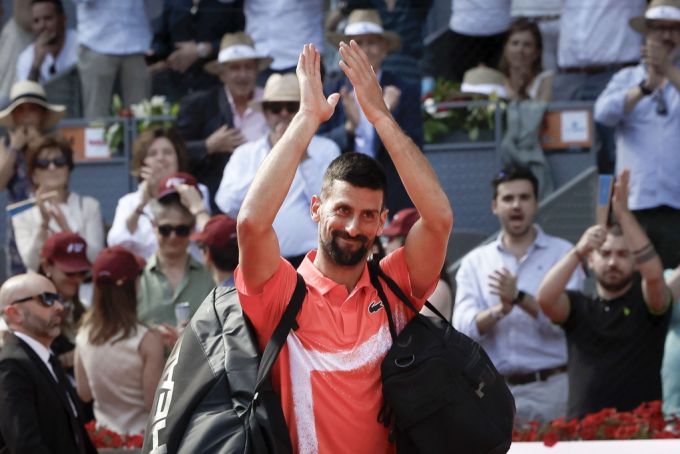Auch in Madrid muss sich Novak Djokovic nach seinem Startspiel bereits wieder verabschieden. Novak Djokovic