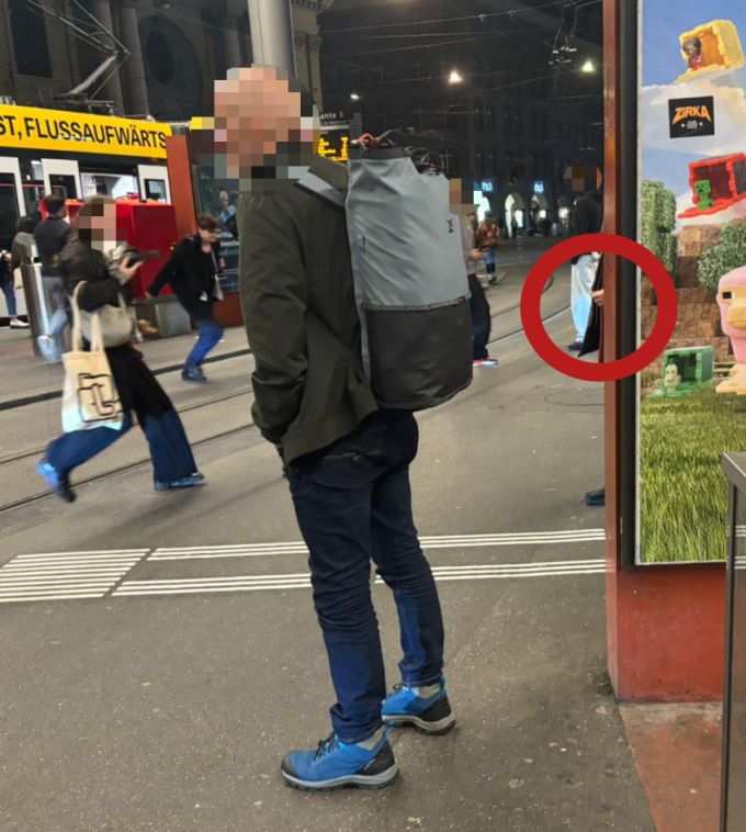Eine Bernerin klagt: Beim Warten auf einen Bus am Bahnhof Bern sei sie kürzlich von allen Seiten von Rauchern umzingelt gewesen – sie habe nicht ausweichen können. Raucher