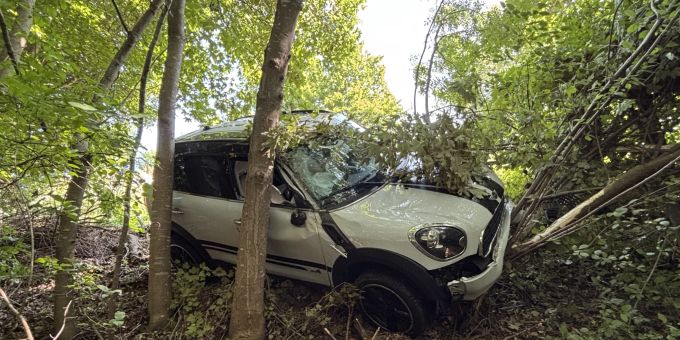 Der Fahrer wurde beim Unfall leicht bis mittelschwer verletzt. Unfall Mammern