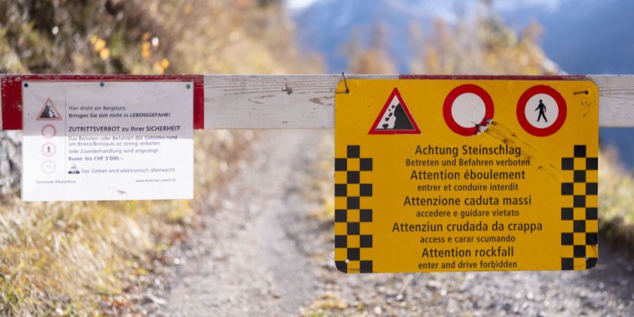 Warnschilder Brienz Steinschlag