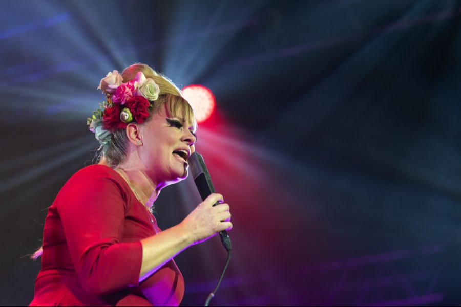 Nicole Bernegger und mehrere Bandmitglieder wurden verletzt.