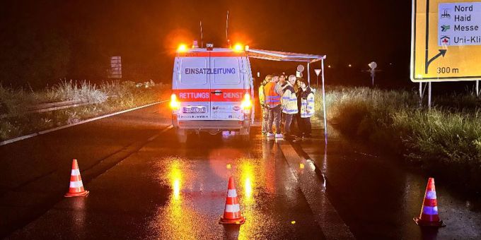 Bei dem schweren Unfall sind drei Menschen gestorben. (Foto-Handout) Bei dem schweren Unfall sind drei Menschen gestorben. (Foto-Handout)