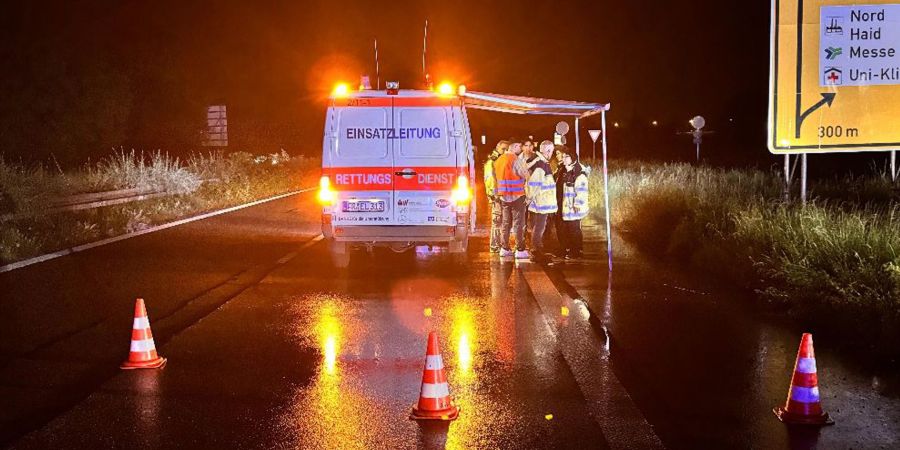 Bei dem schweren Unfall sind drei Menschen gestorben. (Foto-Handout)