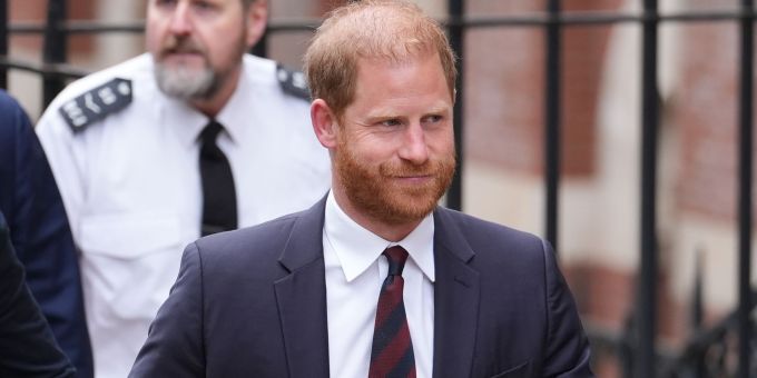 Prinz Harry bei seinem kürzlichen Aufenthalt in London. Der Blaublüter reiste für einen Gerichtstermin in seine alte Heimat. Prinz Harry