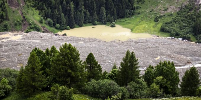 Der Bergsturz in Blatten VS hat hohe Kosten verursacht. Weitere Spendenbeträge erhielt das Dorf im Lötschental unter anderem von der Glückskette. (Archivbild) Blatten VS