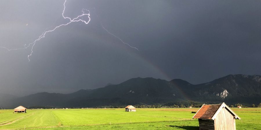 Bei Bergwanderungen sind Gewitter eine besonders grosse Gefahr. (Symbolbild)