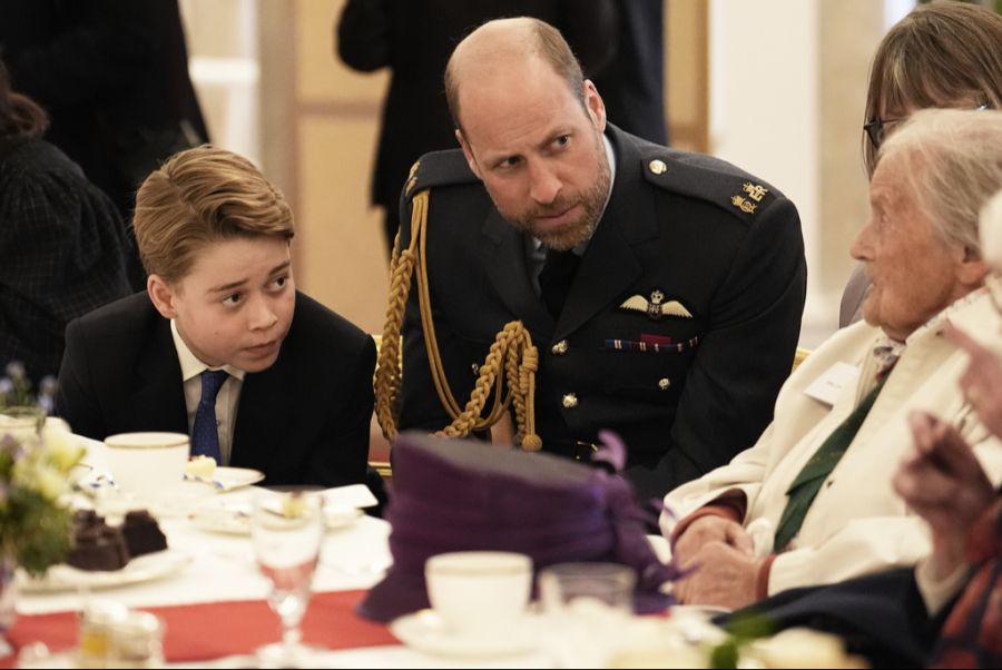 George und sein Vater Prinz William im Mai 2025.