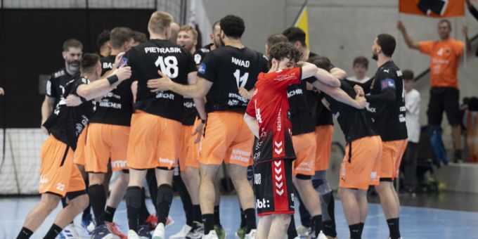 Die Kadetten Schaffhausen holen sich den zweiten Sieg im Playoff-Final gegen den BSV Bern. Kadetten Schaffhausen