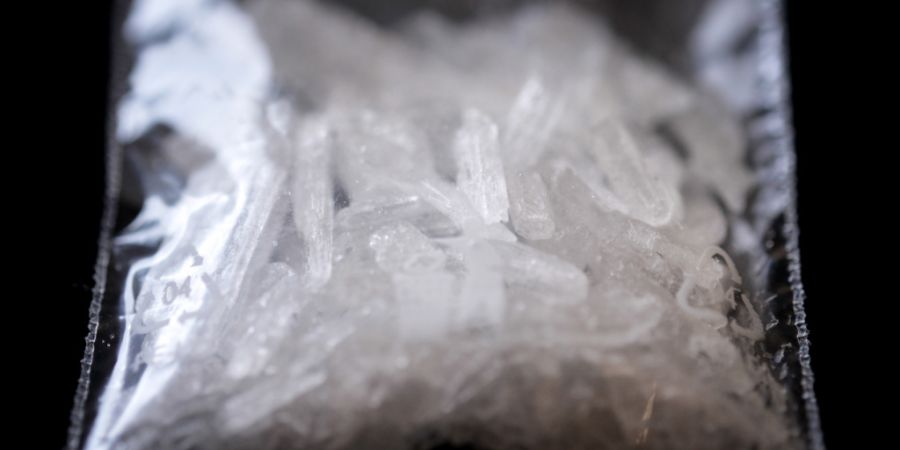 ARCHIV - Ein Fund der synthetischen Droge Crystal Meth. Foto: David-Wolfgang Ebener/dpa