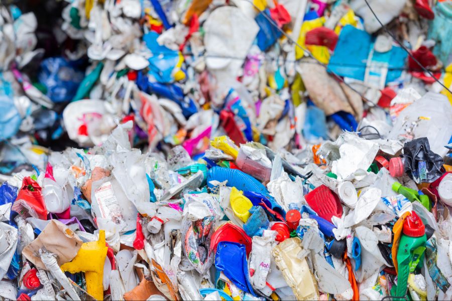 Seit vergangenem Dezember ist absichtlich zugesetztes Mikroplastik in der Schweiz in Produkten verboten.