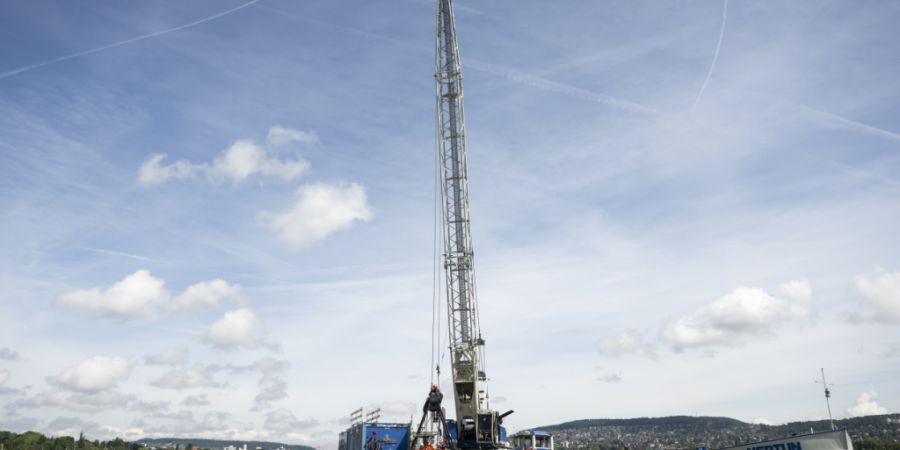 Derzeit testet die Stadt Zürich Schüttungen im Zürichsee. Über die ökologischen Ersatzmassnahmen befinden die Stimmberechtigten am 14. Juni an der Urne.