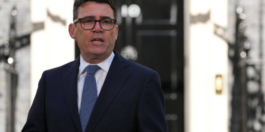 ARCHIV - Der neue britische Premierminister Andy Burnham gibt ein Statement. Foto: Kirsty Wigglesworth/AP/dpa
