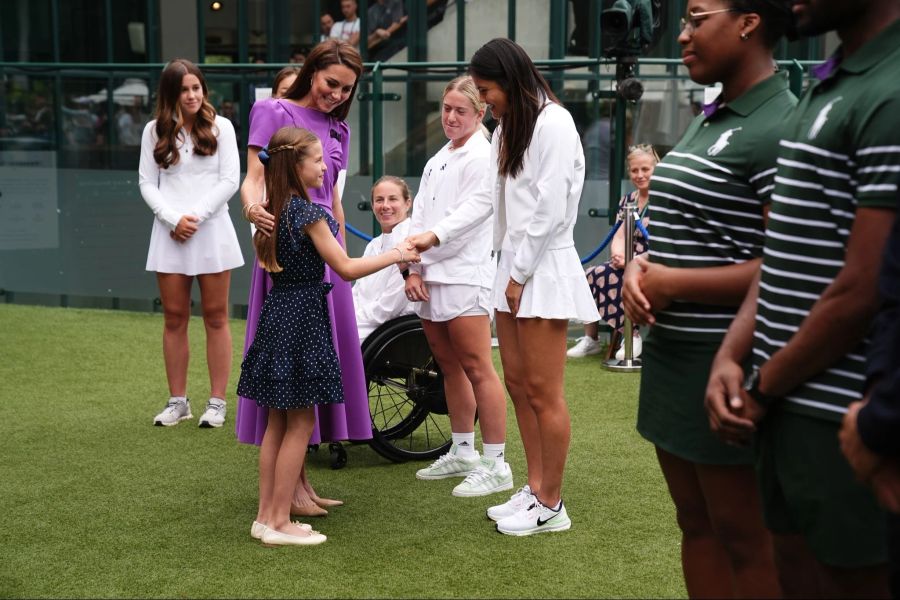 In Wimbledon hat sie ihre Tochter Prinzessin Charlotte dabei.