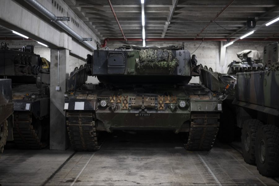 Die bürgerlichen Bundesratsparteien (SVP, FDP und Mitte) haben sich auf eine Lockerung der Regeln für den Export von Kriegsmaterial geeinigt. (Symbolbild)