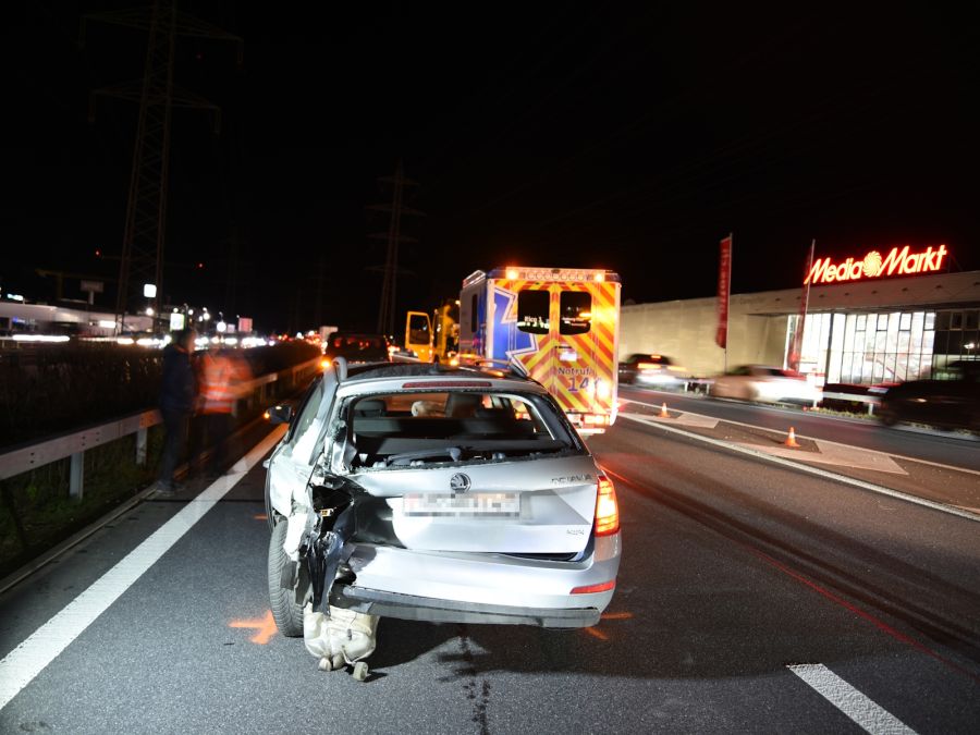 Die beiden Beteiligten wurden verletzt.