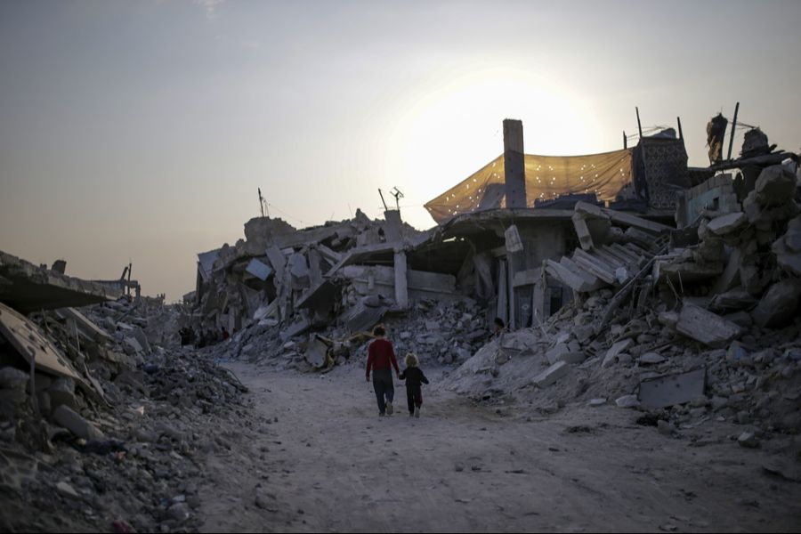 Hilfsorganisationen warnen: Rund eine Million Kinder in Gaza leben derzeit unter prekären Bedingungen.