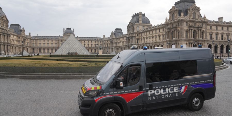 louvre