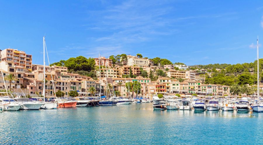 Mallorca ist die beliebteste Insel der Balearen und begeistert Besucher mit ihrer Vielfalt aus Sonne, Strand und Kultur.