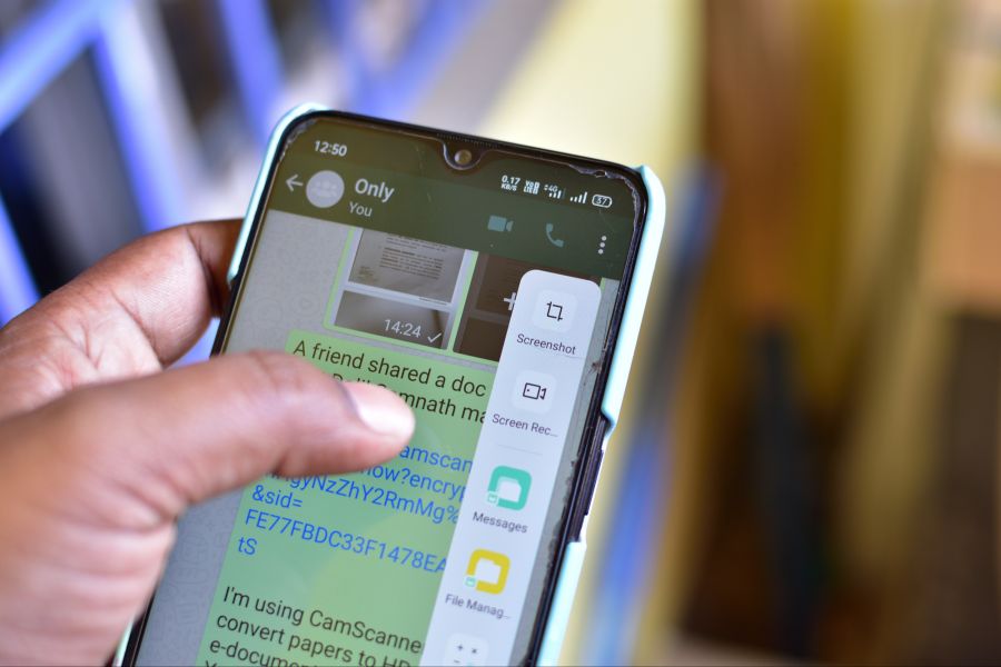 Screenshot weiterleiten Hand Smartphone