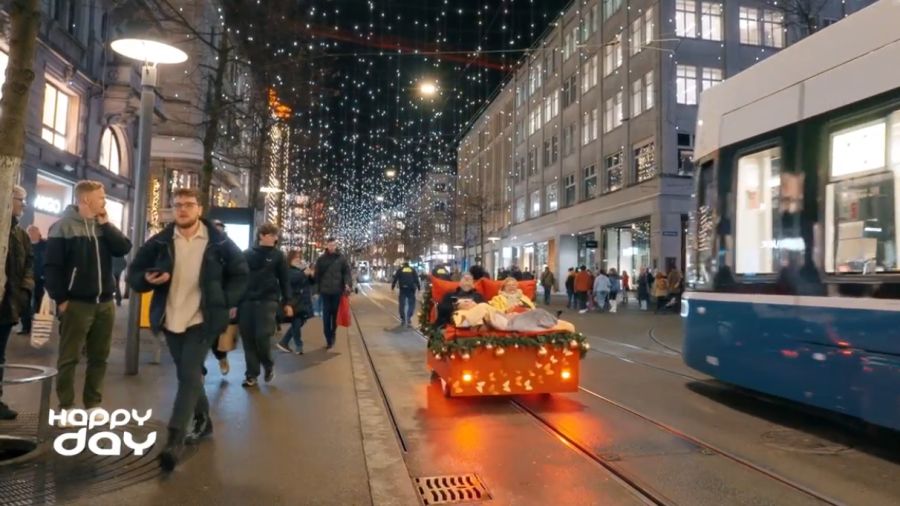 Mit dem Bett durch die Bahnhofstrasse und die Weihnachtsbeleuchtung Lucy bewundern: Evas Wunsch wurde wahr.