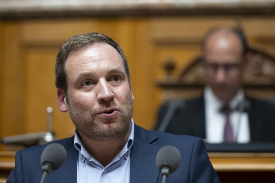 Lukas Reimann brach während einer Debatte in der Herbstsession 2022 zusammen. In der Wintersession hatte Sarah Wyss einen Zusammenbruch.