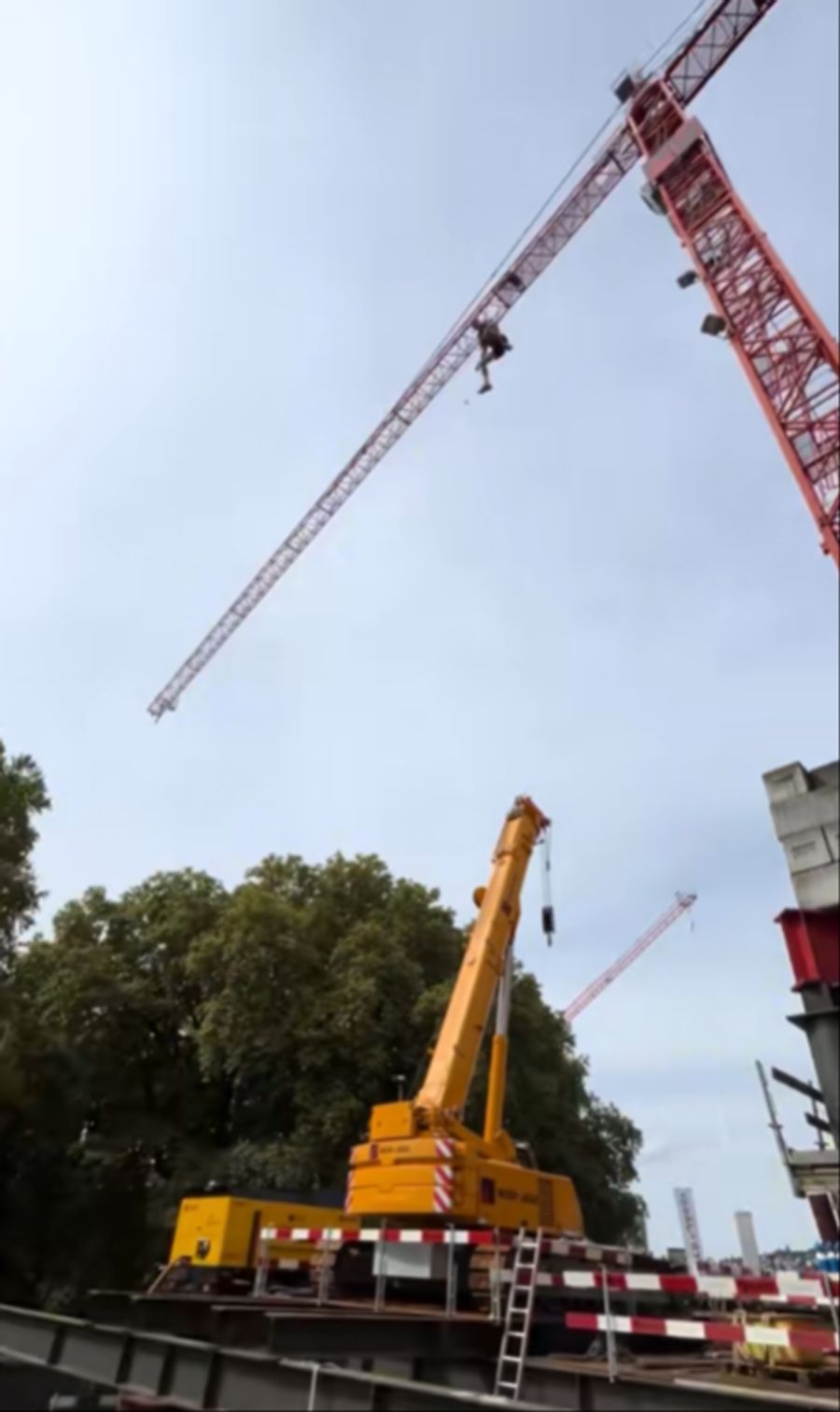 Auch von unten wurde gefilmt.