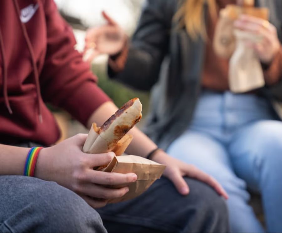 Die berühmte Bratwurst besteht jetzt zu einem Viertel aus Erbsenprotein.