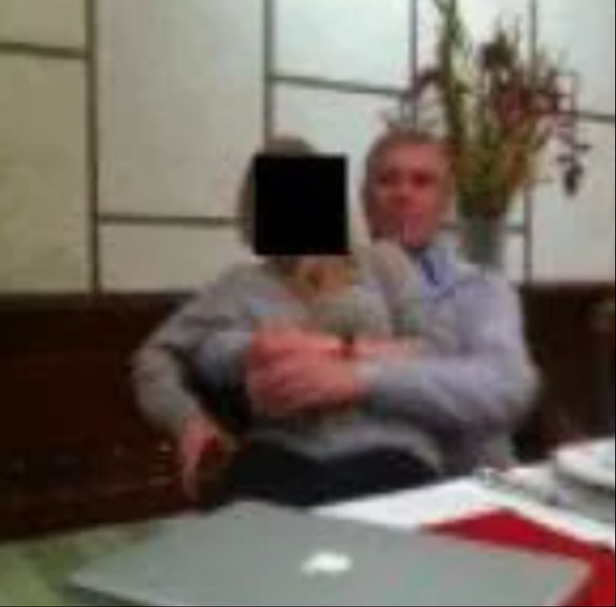 Neue Bilder aus den Epstein-Akten: Ist das Ex-Prinz Andrew?