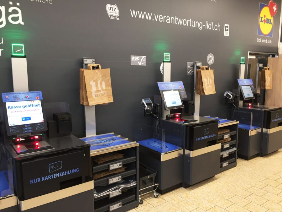 Bei Lidl Schweiz längst Alltag: die Self-Checkouts.