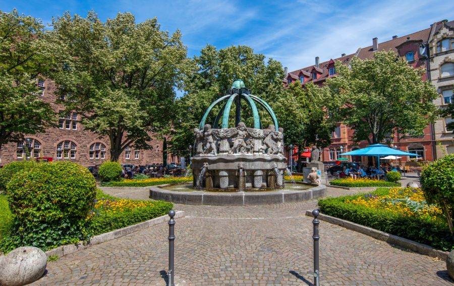 Der Gutenbergplatz ist 100-jährig und der älteste Veranstaltungsort in Karlsruhe.