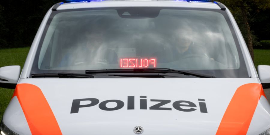 Die Kantonspolizei Thurgau zog einen betrunkenen Raser ohne Führerausweis aus dem Verkehr. (Symbolbild)