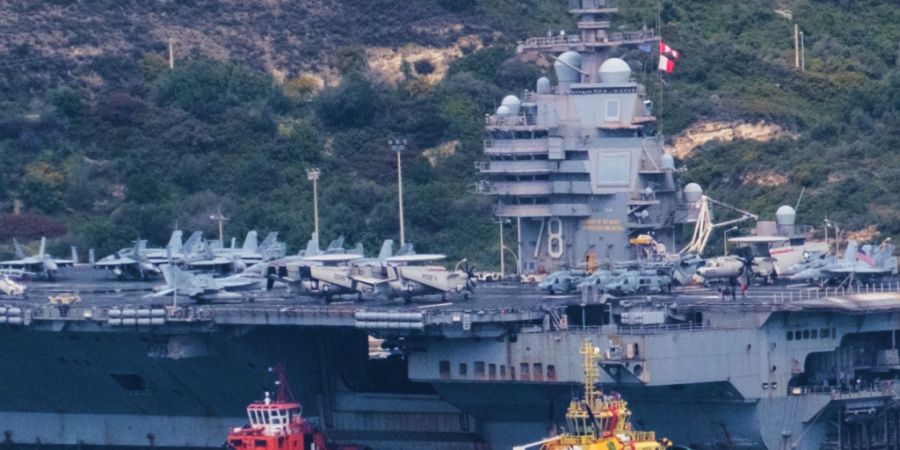 ARCHIV - Der Flugzeugträger USS Gerald R. Ford liegt im Marinestützpunkt Souda bei Chania auf der Insel Kreta vor Anker. Nach Angaben aus Militärkreisen wird das Schiff auf dem Marin...