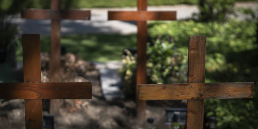 Angesichts hoher Kosten für Bestattungen schreitet Chinas Regierung gegen eine nunmehr illegale Alternativlösung ein. (Symbolbild)