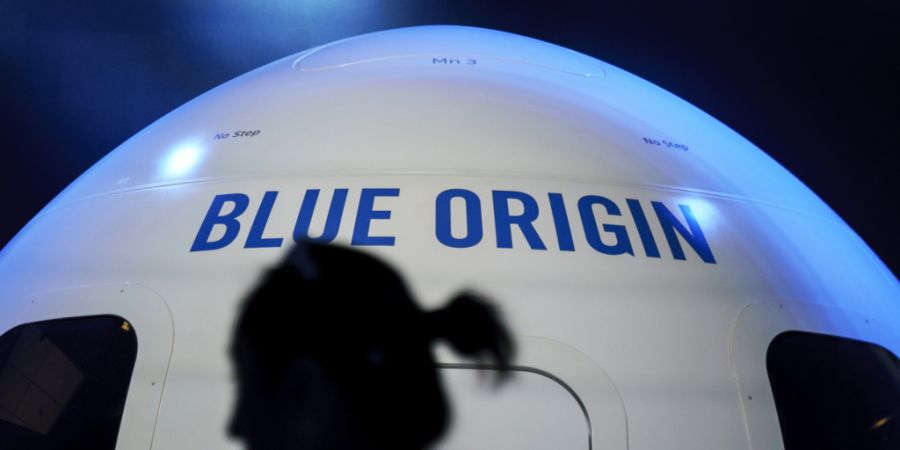Fast 100 Touristinnen und Touristen hat Amazon-Gründer Bezos mit seiner Raumfahrtfirma Blue Origin ins All gebracht. (Archivbild)