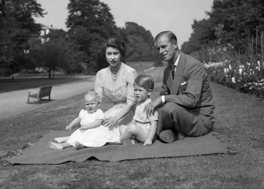 King Charles hatte eine schwierige Kindheit, wie ein neues Buch aufzeigt.