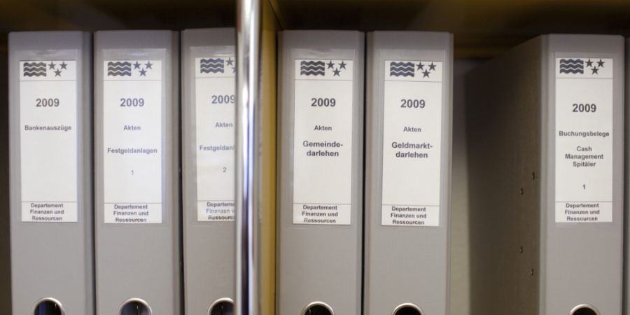 Die SVP-FDP-Mehrheit im Aargauer Kantonsparlament will eine «Verwaltungsbremse». Diese soll in der Kantonsverfassung verankert werden. Wie die Forderung umgesetzt werden soll, ist noch ...