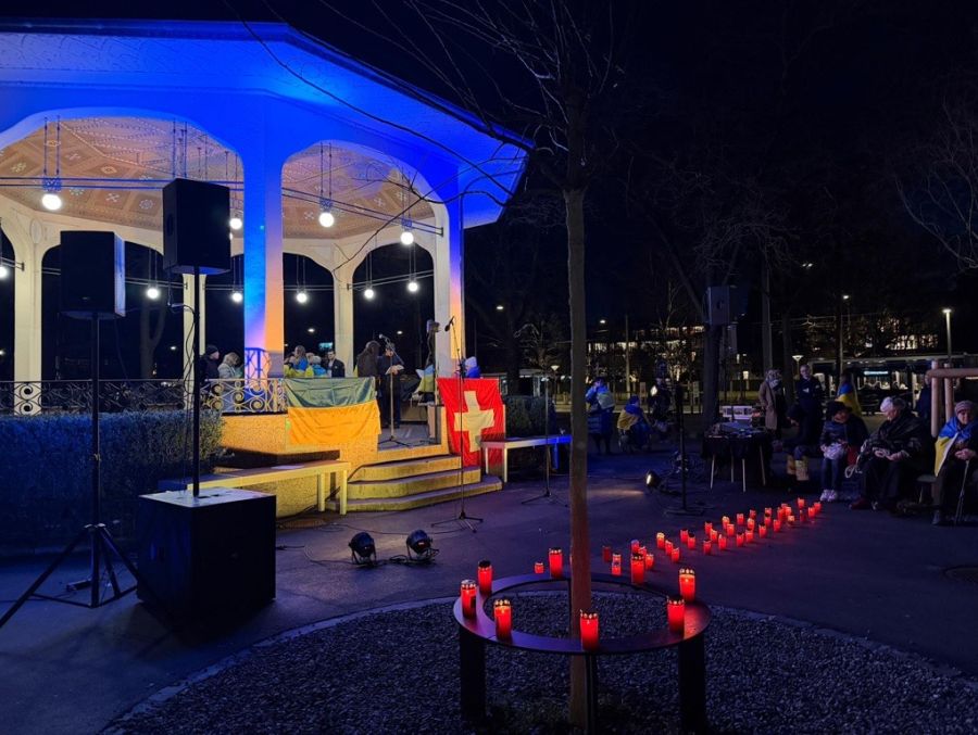 Emotional: Gegen 19 Uhr erreichten die Demonstrierenden den Bürkliplatz für die Abschlusskundgebung und einen Gottesdienst.