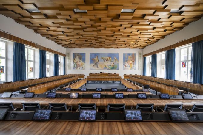 Der renovierte Landratssaal des Regierungsgebäudes des Kantons Basel-Landschaft in Liestal. Regierungsgebäude in Liestal