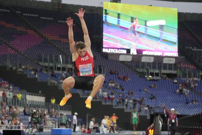 Simon Ehammer springt an der EM 2024 zu einer weiteren Medaille. Simon Ehammer