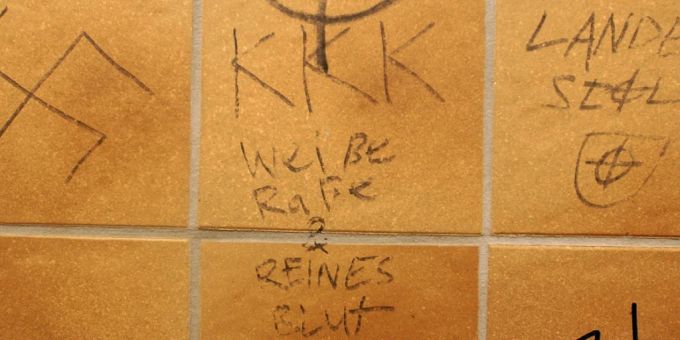 Die Verwendung von Symbolen des Nationalsozialismus soll verboten werden. Das will der Nationalrat. (Archivbild) Die Verwendung von Symbolen des Nationalsozialismus soll verboten werden. Das will der Nationalrat. (Archivbild)