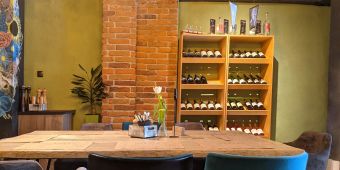 Weinregal Wohnzimmer.