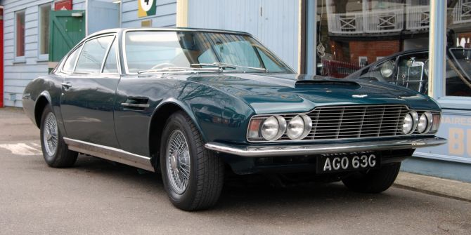 Aston Martin DBS Coupé