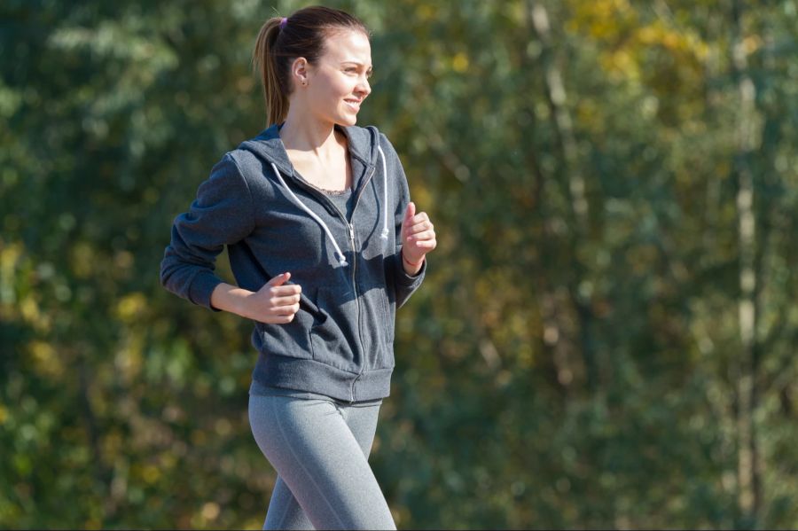 Teenager-Mädchen beim Joggen