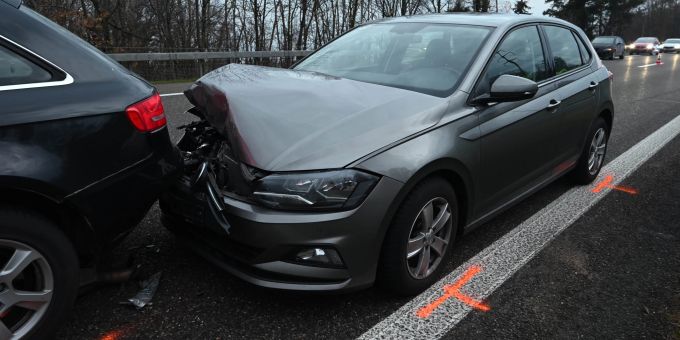 Rorschacherberg SG: Unfall zwischen Autos und einem Sattelschlepper. Rorschacherberg SG Unfall