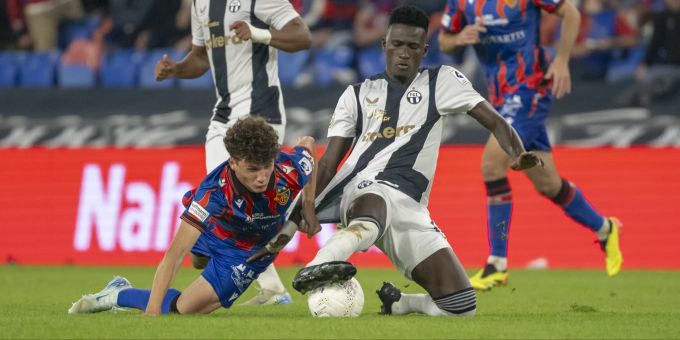 Ein Thema im Fussball-Talk: Der FC Basel erleidet im Klassiker gegen den FCZ eine Bruchlandung. Fussball-Talk