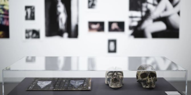 Fotografien und Skulpturen des Kuenstlers in der Ausstellung «HR Giger - die Churer Jahre», am Donnerstag, 12. September 2024, im Kunstmuseum in Chur.